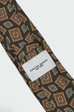 Geometric Brown Tie
